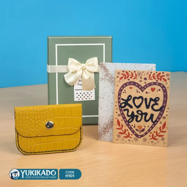 جاکارتی چرمی زرد با جعبه هدیه و کارت پستال کد H101