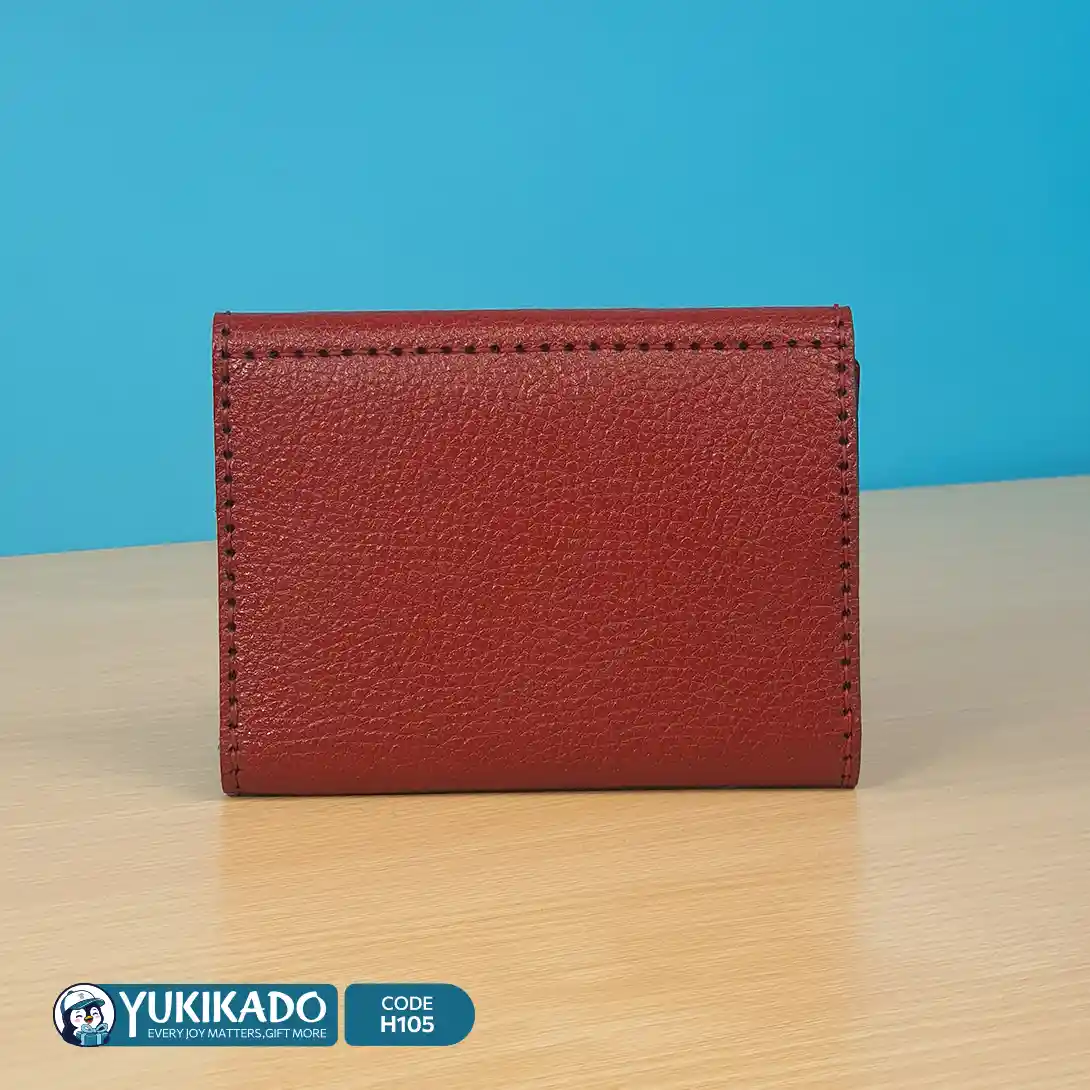 نمای پشت کیف پول دستدوز چرمی کد H105 با دکمه مگنتی